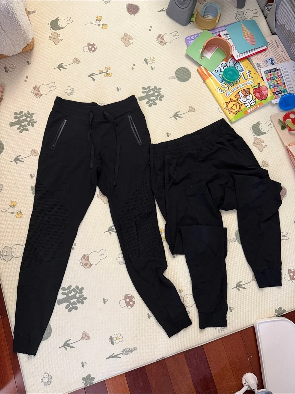 Alo Yoga jogger pants